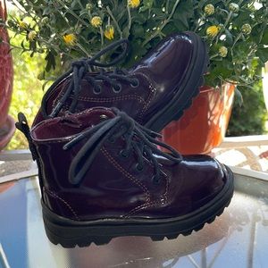 ZARA Baby Girl Patent Leather Boots with 100% cotton lining. Size US 6, EU 22